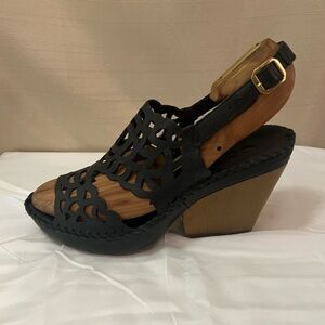 Lobo Solo beautiful leather and rubber soles cutout sandal size 9 bohemian
